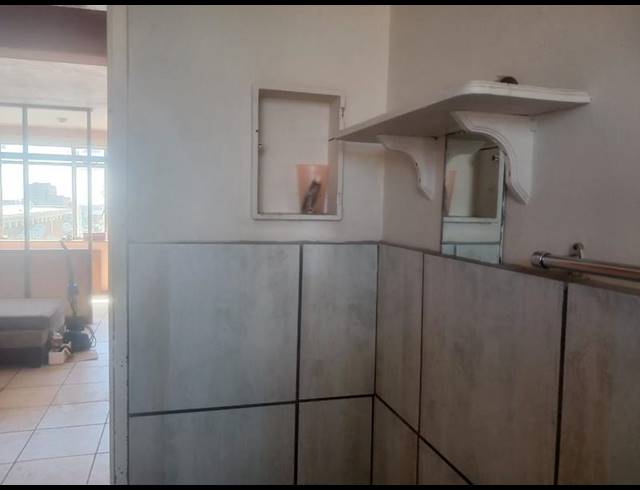 1 BEDROOM APARTMENT FOR SALE IN HILLBROW